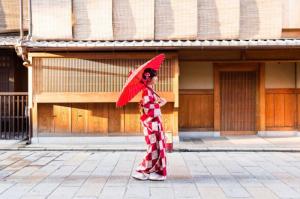 Kyoto gion maiko umbrella